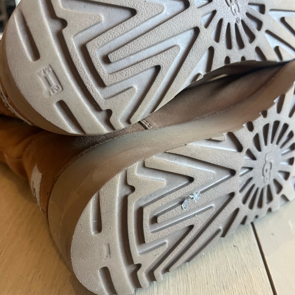 Ugg 8 Great Condition - image 6